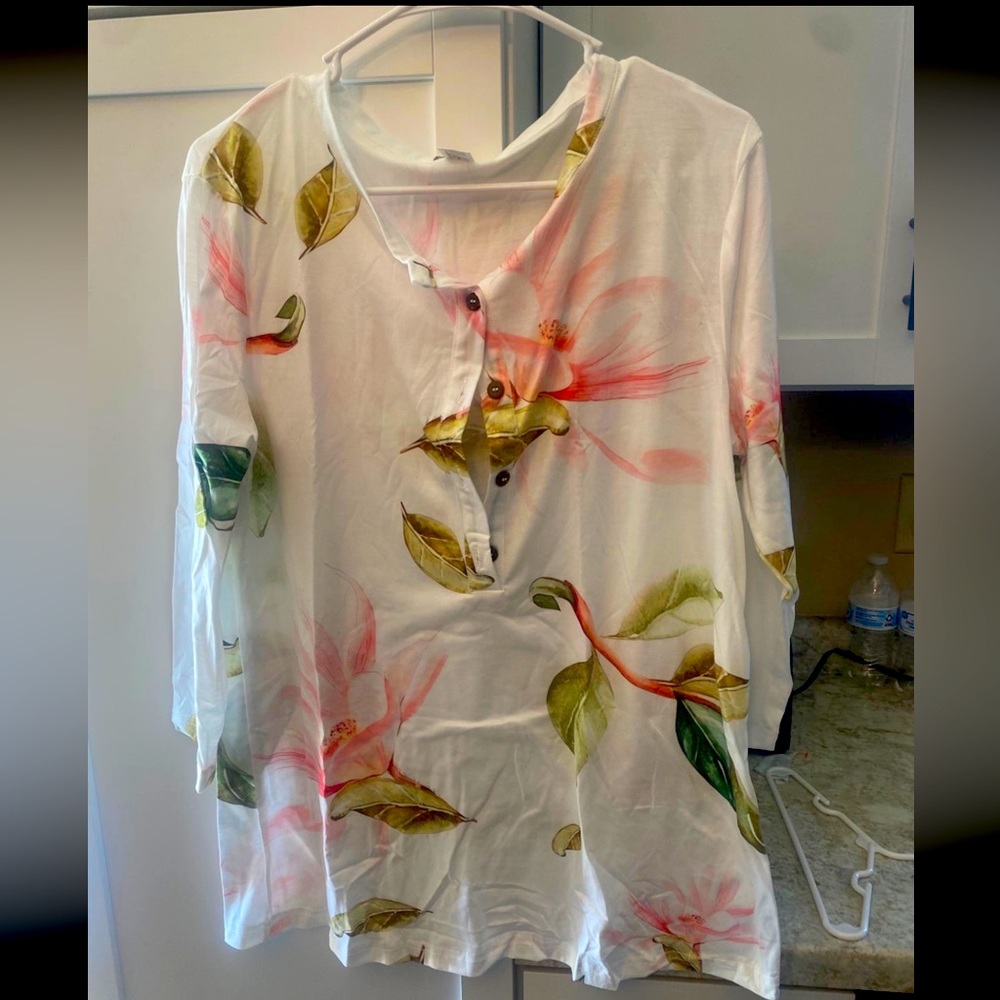 Women’s floral top